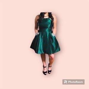 Blondie Nights emerald green dress with pockets juniors size 11